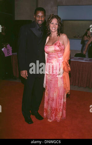 19 novembre 2001 - K23445TR : UNE SOIRÉE AVEC LES ÉTOILES.Beverly Hilton Hotel, Los Angeles, CA 11/17/2001.RODNEY VAN JOHNSON ET LA DATE. À RODRIGUEZ/(2001 Image : © Crédit Photos Globe/ZUMAPRESS.com) Banque D'Images