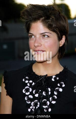 7 août 2002 - K25772FB : ''La bonne fille'' EN PREMIÈRE MONDIALE AU CENTRE DE DESIGN PACIFIQUE DE WEST HOLLYWOOD, CA. 08/07/02. FITZROY BARRETT/ 2002.Selma blair(Image Crédit : © Globe Photos/ZUMAPRESS.com) Banque D'Images