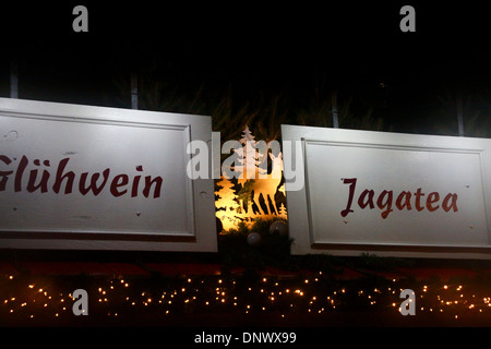 Signer et décoration à Edinburgh's Marché de Noël allemand Banque D'Images