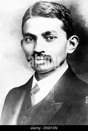 17 août 1910 - De l'Afrique du Sud, de l'Aar - chef religieux, le Mahatma Gandhi (1869-1948) comme un jeune homme peu après son retour d'Afrique du Sud. (Crédit Image : © Keystone Photos USA/ZUMAPRESS.com) Banque D'Images