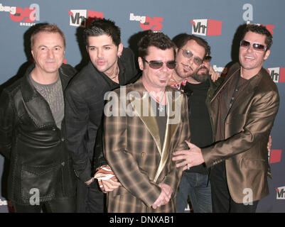 Déc 03, 2005 ; Los Angeles, CA, USA ; les musiciens INXS à VH1 Big In '05 Awards tenue au Studios Sony lot. Crédit obligatoire : Photo par Paul Fenton/KPA/ZUMA Press. (©) Copyright 2006 by Paul Fenton Banque D'Images