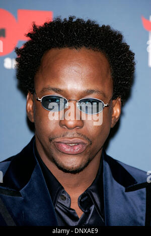 Dec 3, 2005 ; Culver City, Californie, USA ; Singer Bobby Brown lors de la VH1 Big In 05 bourses détenues sur le Sony Studios Lot. Crédit obligatoire : Photo de Lisa O'Connor/ZUMA Press. (©) Copyright 2005 by Lisa O'Connor Banque D'Images