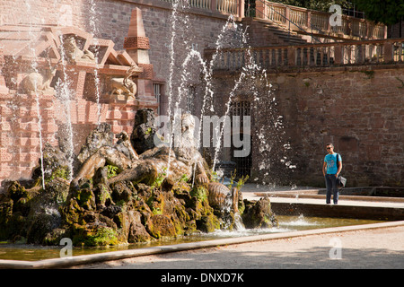 Fontaine de Neptune dans les jardins du château de Heidelberg de Heidelberg, Bade-Wurtemberg, Allemagne Banque D'Images