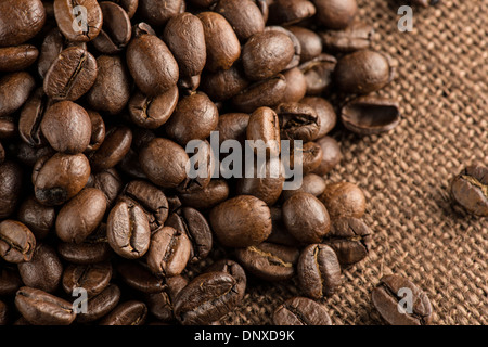 Des tas de matières les grains de café. Banque D'Images