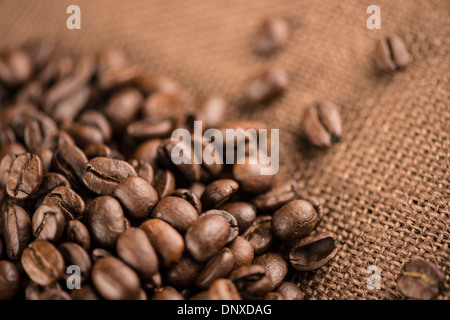 Des tas de matières les grains de café. Banque D'Images