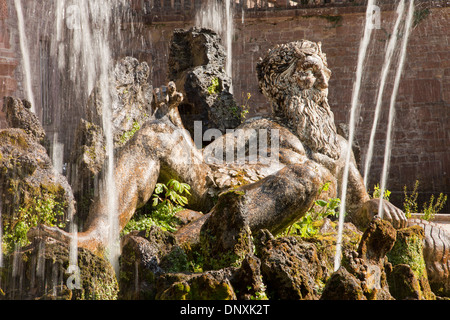 Fontaine de Neptune dans les jardins du château de Heidelberg de Heidelberg, Bade-Wurtemberg, Allemagne Banque D'Images