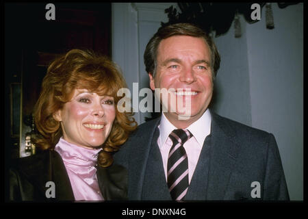 Hollywood, CA, USA ; acteur Robert Wagner et son épouse JILL ST.JOHN sont indiqués dans une photo non datée. (Michelson - Colella/date inconnue) Obligatoire Crédit : photo par Michelson/ZUMA Press. (©) Copyright 2006 Michelson Banque D'Images