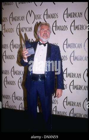 Hollywood, CA, USA ; Country star Kenny Rogers est montré dans cette photo non datée. /Michelson-Karnbad (date inconnue) Obligatoire Crédit : photo par Michelson/ZUMA Press. (©) Copyright 2006 Michelson Banque D'Images