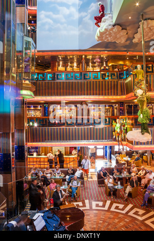 Bateau de croisière Costa Serena Banque D'Images