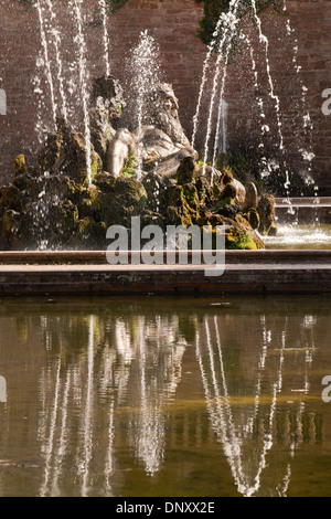 Fontaine de Neptune dans les jardins du château de Heidelberg de Heidelberg, Bade-Wurtemberg, Allemagne Banque D'Images