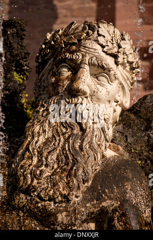 Fontaine de Neptune dans les jardins du château de Heidelberg de Heidelberg, Bade-Wurtemberg, Allemagne Banque D'Images