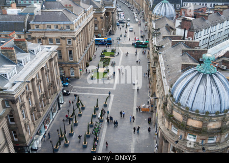 Vue sur rue gris du haut de Grey's Monument à Newcastle Upon Tyne, England, UK Banque D'Images