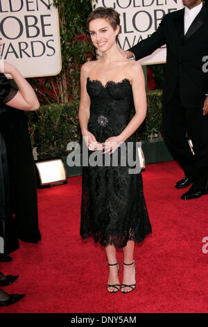 Jan 16, 2006 ; Los Angeles, CA, USA ; Golden Globe 2006 : l'Acteur Natalie Portman arrive au 63e Congrès annuel de Golden Globe Awards qui a eu lieu au Beverly Hilton Hotel. Crédit obligatoire : Photo de Lisa O'Connor/ZUMA Press. (©) Copyright 2006 by Lisa O'Connor Banque D'Images