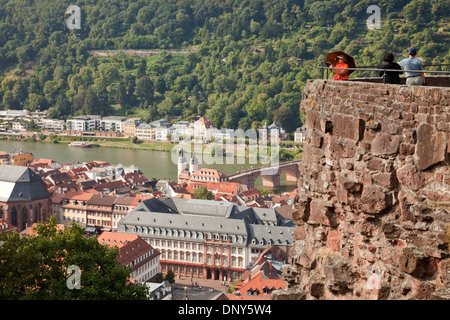 Vue du château sur la vieille ville et du Neckar à Heidelberg, Bade-Wurtemberg, Allemagne Banque D'Images