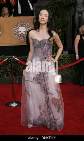 Jan 29, 2006 ; Los Angeles, CA, USA ; Ziyi Zhang arrivant à la 12e édition annuelle des Screen Actors Guild Awards tenue au Shrine Exposition Center. Crédit obligatoire : Photo de Lisa O'Connor/ZUMA Press. (©) Copyright 2006 by Lisa O'Connor Banque D'Images