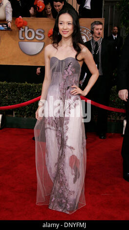 Jan 29, 2006 ; Los Angeles, CA, USA ; Ziyi Zhang arrivant à la 12e édition annuelle des Screen Actors Guild Awards tenue au Shrine Exposition Center. Crédit obligatoire : Photo de Lisa O'Connor/ZUMA Press. (©) Copyright 2006 by Lisa O'Connor Banque D'Images