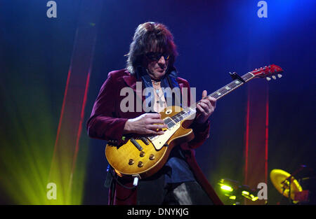 Feb 02, 2006 ; Washington, DC, USA ; Le guitariste RICHIE SAMBORA effectue vivre comme le 'Bon Jovi' tour 2006 fait une halte à la MCI Center situé à Washington. Crédit obligatoire : Photo par Jason Moore/ZUMA Press. (©) Copyright 2006 par Jason Moore Banque D'Images