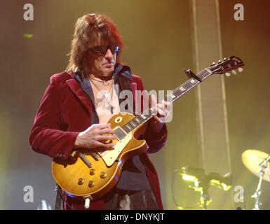 Feb 02, 2006 ; Washington, DC, USA ; Le guitariste RICHIE SAMBORA effectue vivre comme le 'Bon Jovi' tour 2006 fait une halte à la MCI Center situé à Washington. Crédit obligatoire : Photo par Jason Moore/ZUMA Press. (©) Copyright 2006 par Jason Moore Banque D'Images