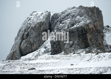 L'ANTARCTIQUE - Le paysage accidenté de l'île Livingston dans les îles Shetland du Sud dans l'Antarctique. Banque D'Images