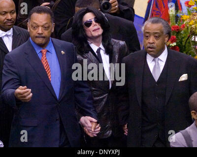 Michael Joseph Jackson (16 août 2000 29, 1958 - Juin 25, 2009) l'artiste américaine superstar, artiste, et homme d'affaires - le 'roi de la Pop" est mort d'une crise cardiaque à l'UCLA Medical Center. Scène musicale débute à 11 en tant que membre de la Jackson 5. En 1971, Solo - avec cinq albums les plus vendus au monde. Jacko's MTV videos étaient légendaires. 13 Grammy Awards et numéro 1 des célibataires - Banque D'Images