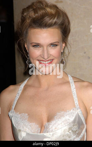 Feb 25, 2006 ; Los Angeles, CA, USA ; l'actrice BRENDA STRONG à la 8e édition du Gala des Prix de la Guilde des costumiers qui a eu lieu au Beverly Hilton Hotel. Crédit obligatoire : Photo par Paul Fenton/KPA/ZUMA Press. (©) Copyright 2006 by Paul Fenton Banque D'Images