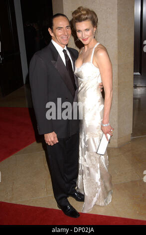 Feb 25, 2006 ; Los Angeles, CA, USA ; l'actrice BRENDA STRONG et mari TOM HENRI à la 8e édition du Gala des Prix de la Guilde des costumiers qui a eu lieu au Beverly Hilton Hotel. Crédit obligatoire : Photo par Paul Fenton/KPA/ZUMA Press. (©) Copyright 2006 by Paul Fenton Banque D'Images