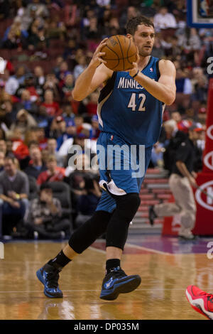 6 janvier 2014 : Minnesota Timberwolves avant Kevin Love (42) en action au cours de la NBA match entre les Minnesota Timberwolves et les Philadelphia 76ers au Wells Fargo Center de Philadelphie, Pennsylvanie. Les Timberwolves gagner 126-95. Christopher (Szagola/Cal Sport Media) Banque D'Images