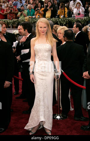Mar 05, 2006 ; Hollywood, CA, USA ; Oscars 2006 : Nicole Kidman arrivant à la 78e Academy Awards annuel tenu à le Kodak Theatre à Hollywood. Crédit obligatoire : Photo de Lisa O'Connor/ZUMA Press. (©) Copyright 2006 by Lisa O'Connor Banque D'Images