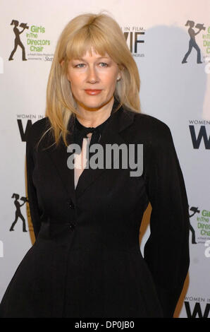 Mar 21, 2006 ; Los Angeles, CA, USA ; LIAN LUNSON est l'orateur principal de 'in the Director's Chair" une industrie du divertissement d'experts organisé par le "Women in Film". "Women in Film" est un groupe d'intérêt à tenter d'augmenter le nombre de femmes impliquées dans la production et distribution de films et programmes de télévision. Crédit obligatoire : Photo par Rob DeLorenzo/ZUMA Banque D'Images