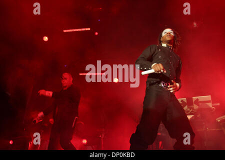 Mar 25, 2006 ; Miami, FL, USA ; The Prodigy fonctionne à l'Ultra Music Festival, au cours de la Winter Music Conference à Miami, FL, le 21 mars 2000, 25, 2006. Crédit obligatoire : Photo de Rahav Segev/ZUMA Press. (©) Copyright 2006 by Rahav Segev Banque D'Images