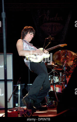 Mar 31, 2006 ; Tempe, AZ, USA ; Jeff Beck performing live à la tempe Music Festival 2006 Célébration du 60e anniversaire des guitares Fender. Crédit obligatoire : Photo par Jérôme Brunet/ZUMA Press. (©) Copyright 2006 by Jerome Brunet Banque D'Images