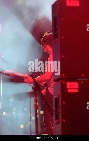 Mar 31, 2006 ; Tempe, AZ, USA ; Jeff Beck performing live à la tempe Music Festival 2006 Célébration du 60e anniversaire des guitares Fender. Crédit obligatoire : Photo par Jérôme Brunet/ZUMA Press. (©) Copyright 2006 by Jerome Brunet Banque D'Images