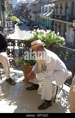 Apr 09, 2006, New Orleans, LA, USA ; Le musicien de jazz local, John BoutŽ à une collecte de fonds pour l'Habitat pour l'humanité la Nouvelle Orléans à la maison du cinéaste Susan Hoffman dans le quartier français, le 9 avril 2006. Crédit obligatoire : Photo par Kayte/Deioma ZUMA Press. (©) Copyright 2006 by Kayte Deioma Banque D'Images