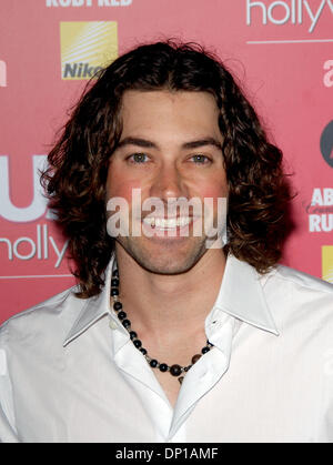 26 avr 2006 : Los Angeles, Californie, USA ; American Idol ACE du jeune à l'US Weekly Hot Hollywood Awards tenue à la République Salon. Crédit obligatoire : Photo par Tama Herrick/ZUMA Press. (©) Copyright 2006 par Tama Herrick Banque D'Images