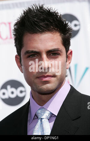 07 mai, 2006 ; Los Angeles, CA, USA ; acteur ADRIAN BELLANI pendant les arrivées à la NCLR ALMA Awards 2006 Au Shrine Auditorium. Crédit obligatoire : Photo par Jerome Ware/ZUMA Press. (©) Copyright 2006 by Jerome Ware Banque D'Images