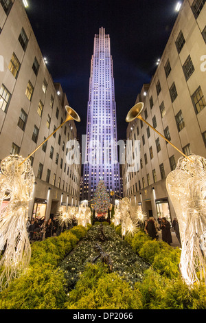 Anges de Noël au Rockefeller Center, Manhattan, New York City, New York, USA Banque D'Images