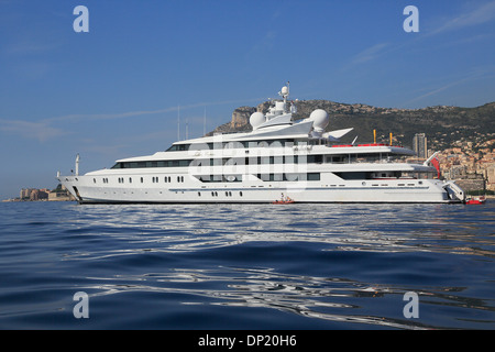 Yacht à moteur, Indian Empress, construit par Oceanco, à l'ancre, Monaco Banque D'Images