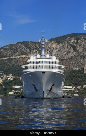 Yacht à moteur, Eclipse, construit par Blohm et Voss, à Cap Ferrat, Côte d'Azur, Provence-Alpes-Côte d'Azur, France Banque D'Images