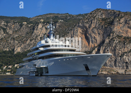 Yacht à moteur, Eclipse, construit par Blohm et Voss, à Cap Ferrat, Côte d'Azur, Provence-Alpes-Côte d'Azur, France Banque D'Images