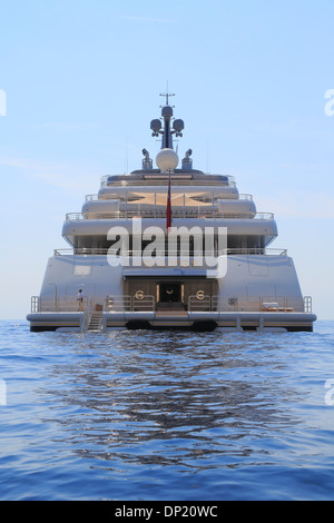 Yacht à moteur, Eclipse, construit par Blohm et Voss, à Cap Ferrat, Côte d'Azur, Provence-Alpes-Côte d'Azur, France Banque D'Images