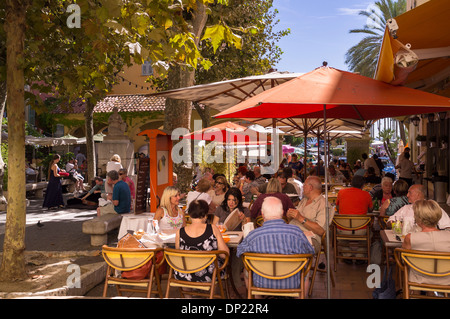 Restaurant à Menton sur la Côte d'Azur, France Banque D'Images