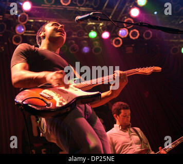 17 mai 2006, à Myrtle Beach, SC USA ; les musiciens de la mêlée en concert comme il y 2006 tour rend un arrêt à Barefoot Landing situé dans la région de Myrtle Beach. Crédit obligatoire : Photo par Jason Moore (©) Copyright 2006 par Jason Moore Banque D'Images