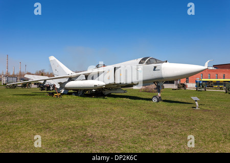 Le Sukhoi Su-24 'Fencer' supersonic, avion d'attaque tout temps Banque D'Images