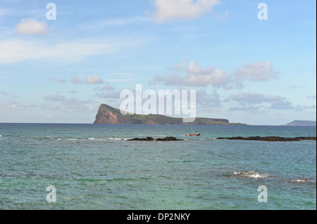 L'île de Coin de Mire vu à Cap Malheureux, Ile Maurice. Banque D'Images