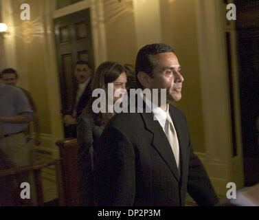 Jun 09, 2006 ; Los Angeles, CA, USA ; après deux jours de lobbying à Sacramento, Los Angeles maire Antonio Villaraigosa a annoncé qu'il avait trouvé un compromis entre le syndicat des enseignants et les législateurs que devait lui donner certains mais pas tous les pouvoirs sur les Los Angeles Unified School District. Crédit obligatoire : Photo par Anne Chadwick Williams/Sacramento Bee/ZUMA Press. (©) Co Banque D'Images