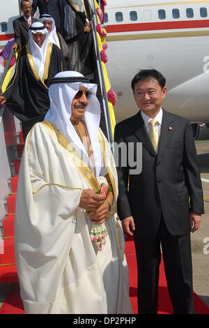 Jun 10, 2006 ; Bangkok, Thaïlande ; HH Al Kalisfah à partir de Bahreïn arrive à l'aéroport de Bangkok pour Milatry inscrivez-vous dans le 60e anniversaire du roi thaïlandais sur le trône à l'occasion des célébrations du 10e de juin 2006. Invités royaux, de pays différents s'visiit Thaïlande entre maintenant et le 13e à prendre part à divers événements culturels et cellebratory. Les thaïlandais sont unis par leur lo Banque D'Images