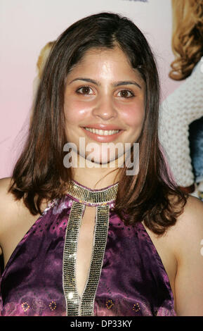 Jun 20, 2006 ; New York, NY, USA ; l'actrice YVETTE DUMENG au New York premiere de 'Strangers avec Candy' qui s'est tenue au cinéma 1-2-3. Crédit obligatoire : Photo par Nancy/Kaszerman ZUMA Press. (©) Copyright 2006 by Kaszerman Banque D'Images