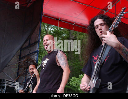 Jun 24, 2006 ; Virginia Beach, VA, USA ; Suffocation en live à l'Amphithéâtre Verizon Virginia Beach de Virginia Beach, Virginie le 24 juin 2006. Crédit obligatoire : Photo de Jeff Moore/ZUMA Press. (©) Copyright 2006 by Jeff Moore Banque D'Images
