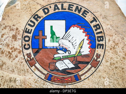 Logo de la tribu au sentier à Trail du Coeur d'Alenes dans Plummer, Coeur d'Alene Indian Reservation, New York, USA Banque D'Images