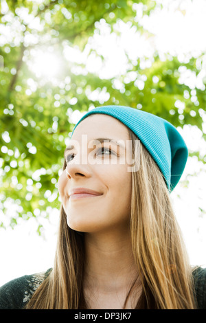 Portrait of Teenage Girl, Feudenheim, Mannheim, Baden-Wurttemberg, Germany Banque D'Images